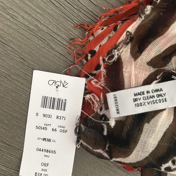 Orange print Cache Scarf 🧣 - Picture 7 of 7